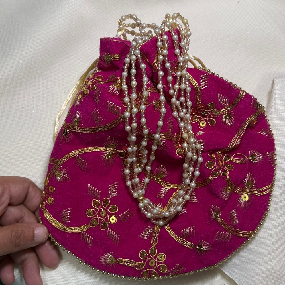 NWT Embroidered Pink Pouch potli women’s wedding bag - Picture 6 of 7